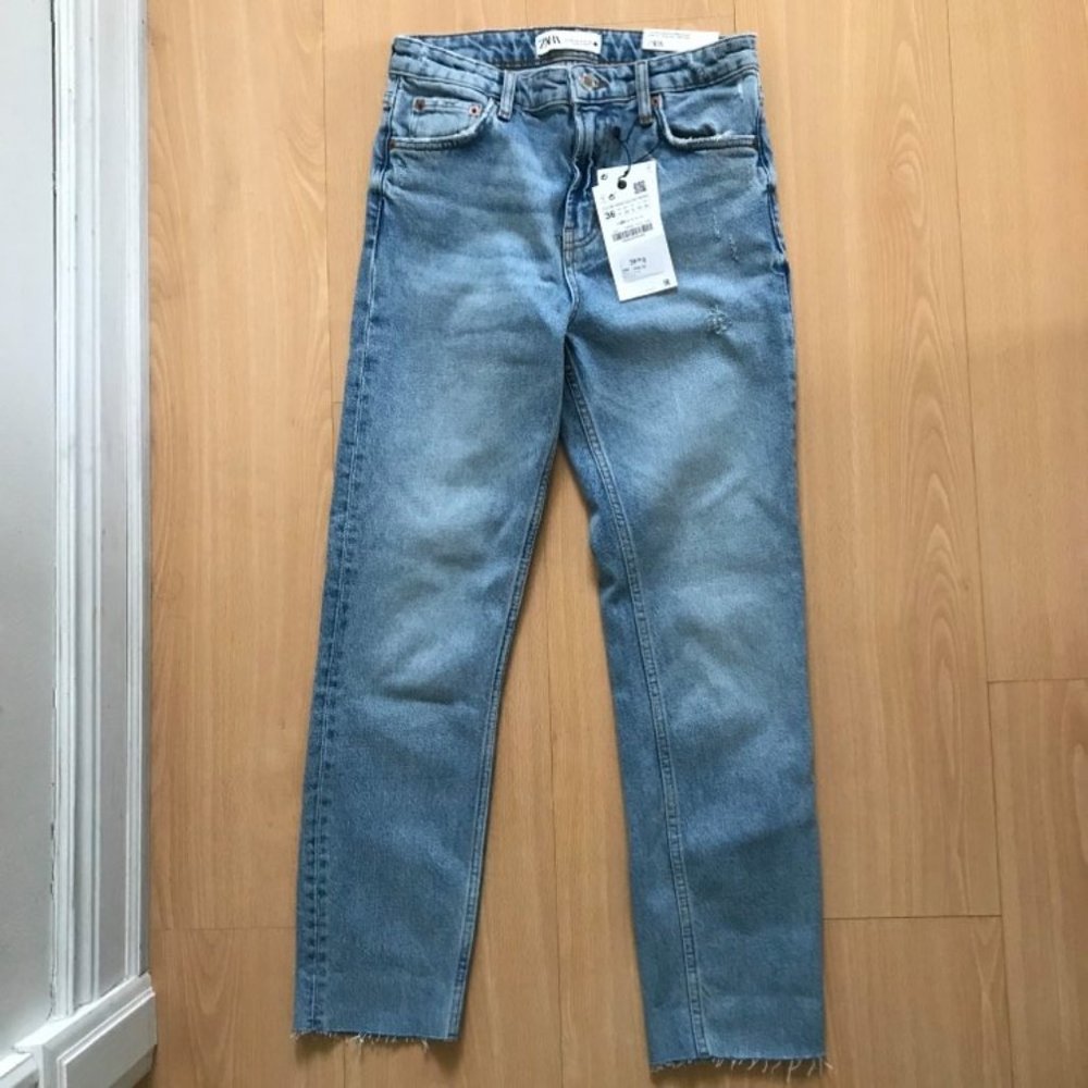 NEW Zara High Waisted/High Rise Slim Fit Blue Jean